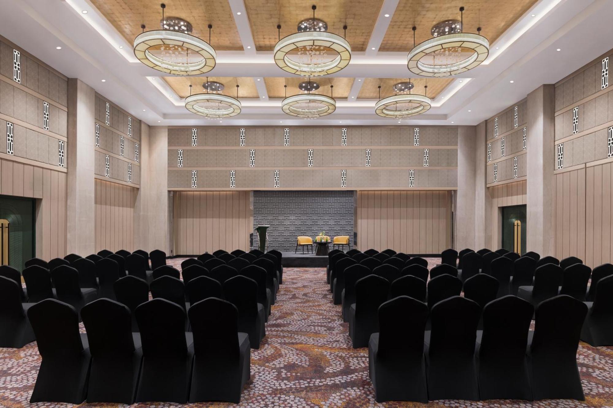 Grand Mercure Agra - An Accor Brand Esterno foto