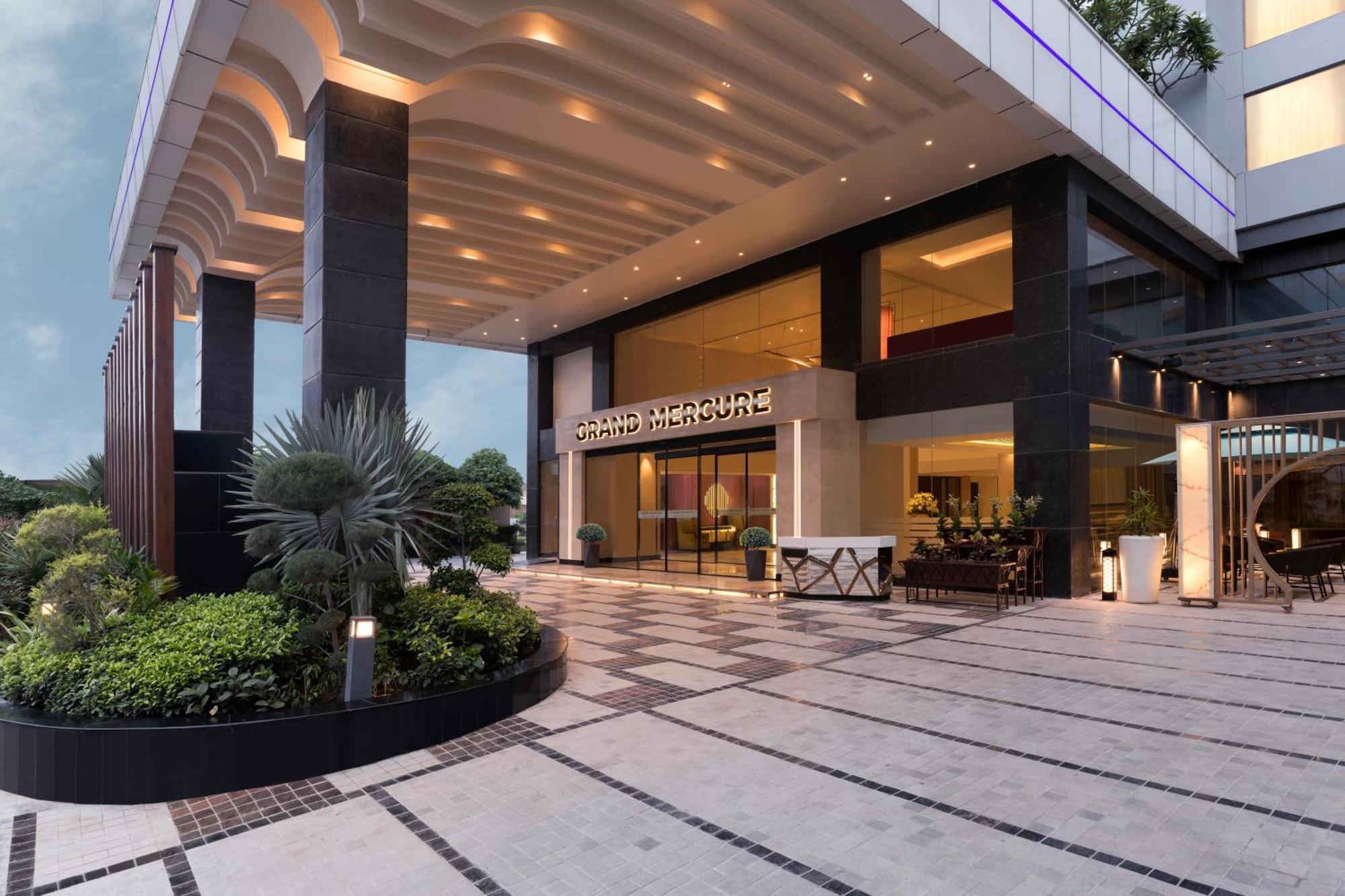 Grand Mercure Agra - An Accor Brand Esterno foto