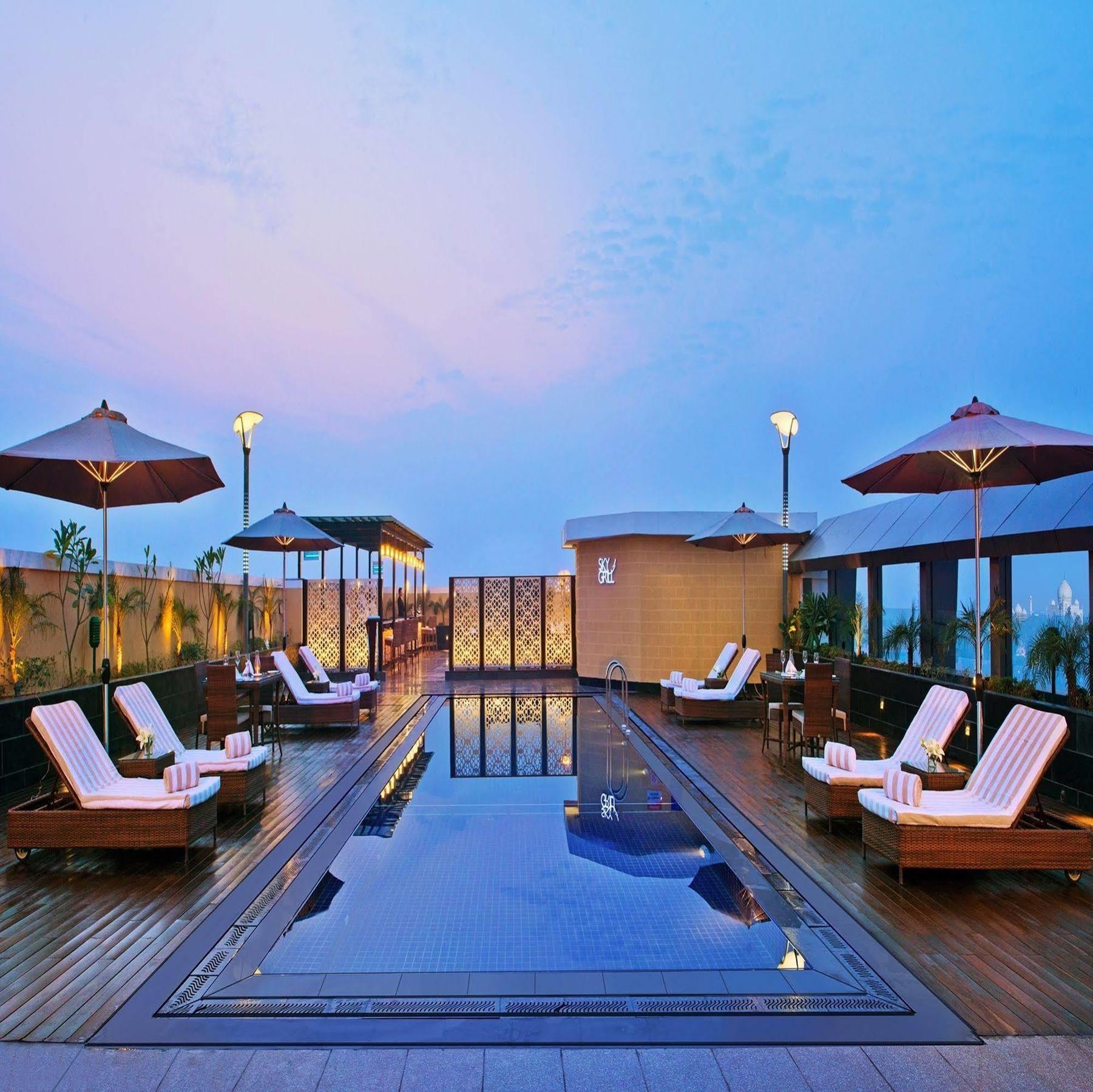 Grand Mercure Agra - An Accor Brand Esterno foto